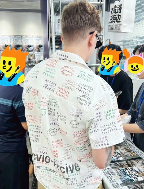 外国人怎么什么中文都往衣服上印啊 sourcefrom 〄FW via brucia️ L️️外国人怎么什么中文都往衣服上印啊 sourcefrom 〄FW via brucia️ L️️