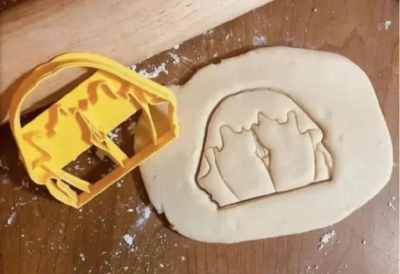 Eat pussy(from box of chocolate via Elibal Uniserba