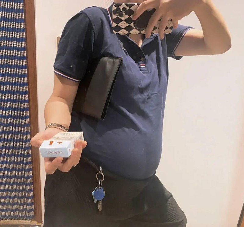 当孕妇穿上中年男装，腰间那串钥匙简直点睛之笔，味儿太正了当孕妇穿上中年男装，腰间那串钥匙简直点睛之笔，味儿太正了