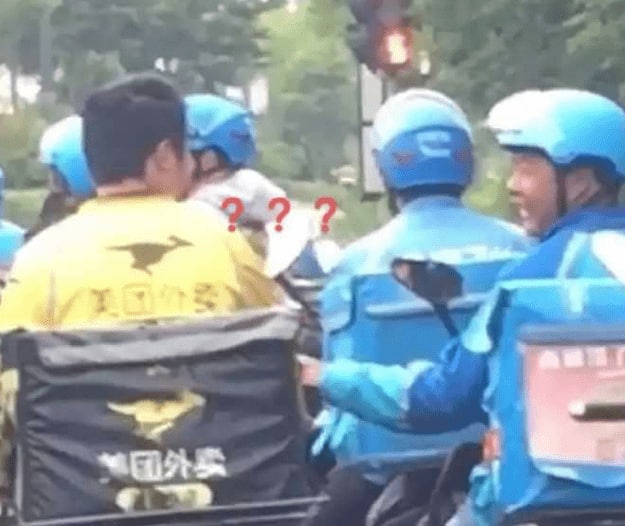 挺住啊，鸽们就来了from 搞笑研究所️🔥 via ze yan挺住啊，鸽们就来了from 搞笑研究所️🔥 via ze yan