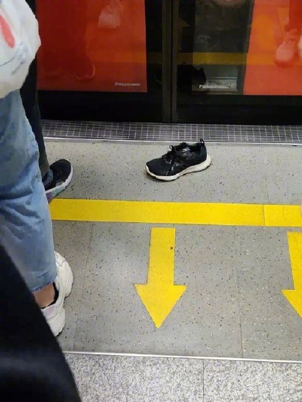 老板永远不知道我上班路上发生了什么via 还是傻鸟一号老板永远不知道我上班路上发生了什么via 还是傻鸟一号