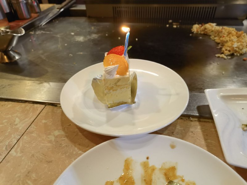 今天过生日啦可惜没啥朋友+没放假只能一个人吃铁板烧老板给我画了个蛋糕😎👌🤤😭via LDLD 果冻今天过生日啦可惜没啥朋友+没放假只能一个人吃铁板烧老板给我画了个蛋糕😎👌🤤😭via LDLD 果冻