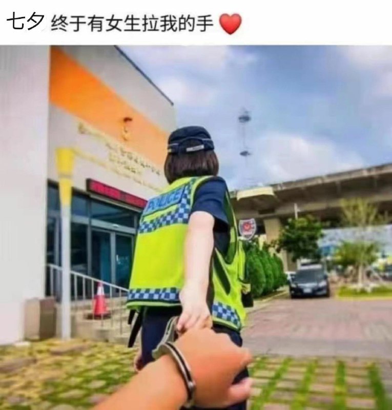 via 周末去商场摆摊