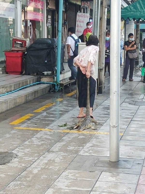 “妈，我真的不想出门”
