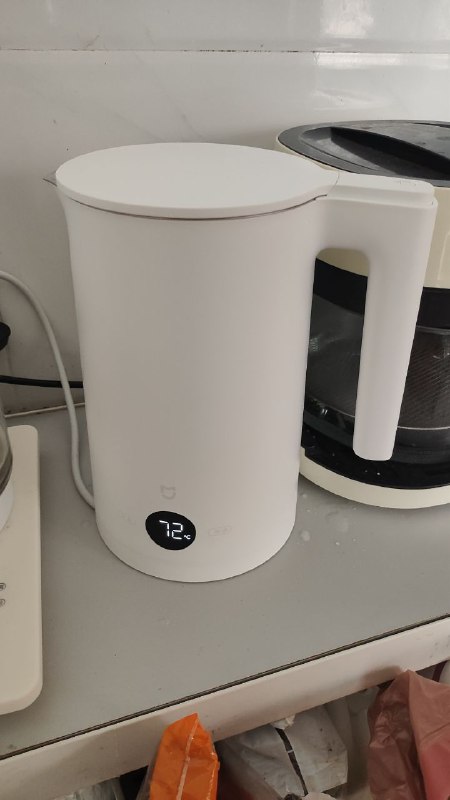 感觉烧水壶色色的，时不时的就会发烧，烧起来还喊的特别大声，烧完流出来的水还非常好喝😍via Time Rain