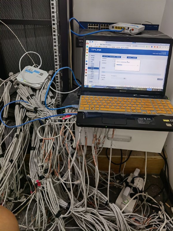 上一任网管：你猜我为什么辞职了via E|免费节点上一任网管：你猜我为什么辞职了via E|免费节点