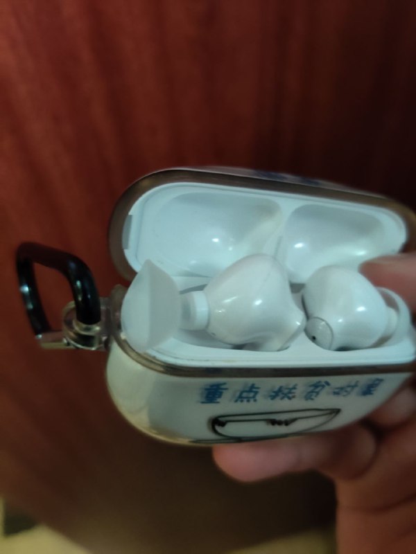 mdzz OPPOencoX想放回去的时候耳塞经常拔得跟拔粪宝一样😅from Z Kev via Andy Landers