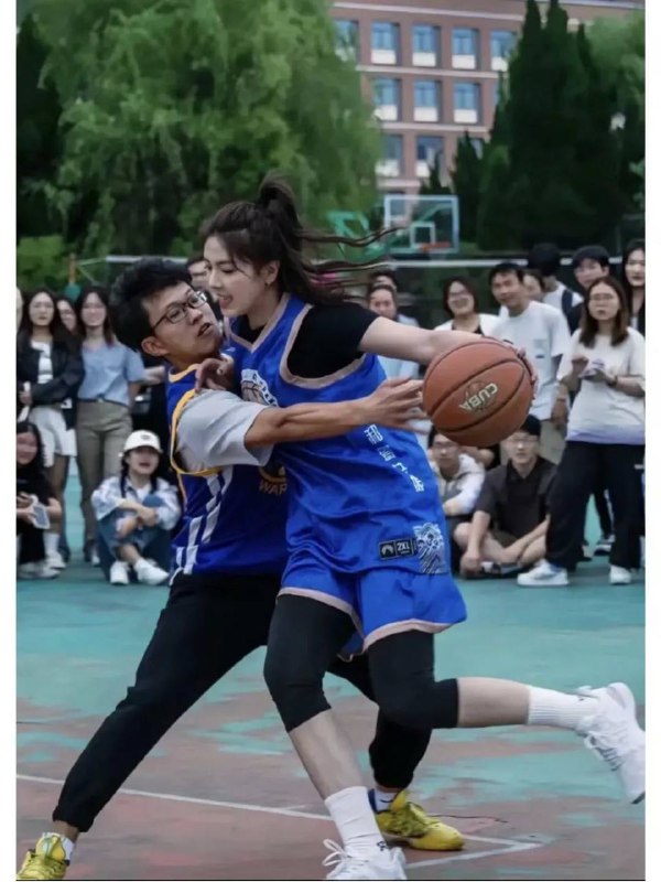 看了很久没看懂四条腿⋯⋯