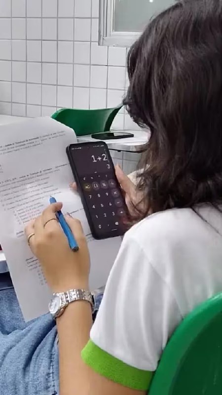 via 7号沙雕网友频道备注:这应该是大学生
