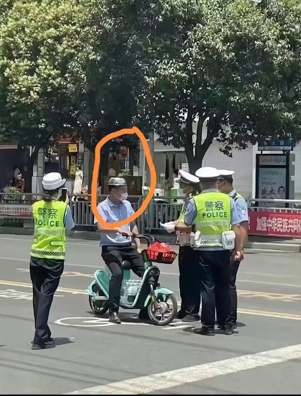 这安全帽不错啊🤣👍