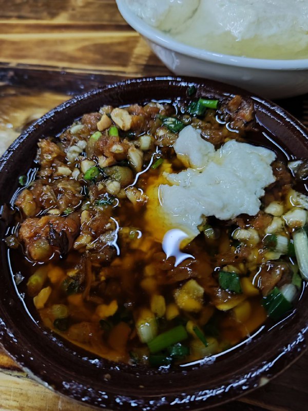 我家楼下有这种三元一份的豆花饭 除了豆花不能加 蘸水和饭都能免费加 当我吃了两碗蘸水五碗饭之后 老板把饭桶收走了老板你什么意思？！我家楼下有这种三元一份的豆花饭 除了豆花不能加 蘸水和饭都能免费加 当我吃了两碗蘸水五碗饭之后 老板把饭桶收走了老板你什么意思？！