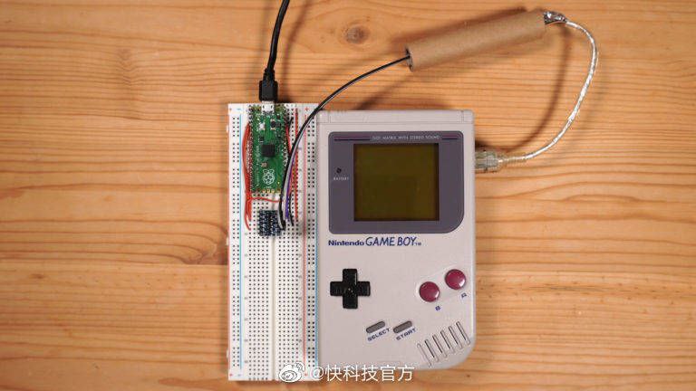 【矿工“杀红眼”： #GBA 和 #树莓派 也被用来挖比特币了】日前，名为stacksmashing的矿工Up主突发奇想，他翻出了30年前的任天堂GBA游戏机，想试验下能不能挖 #比特币 