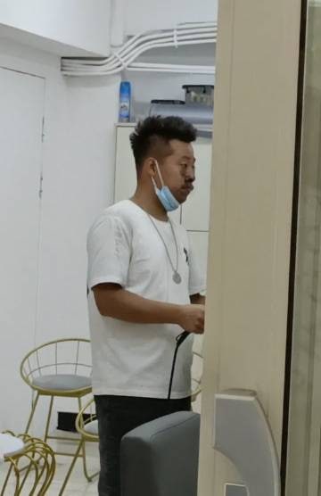 这辈子都不想染黑发了这辈子都不想染黑发了
