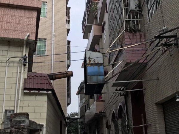 这两家人是有多大的仇？