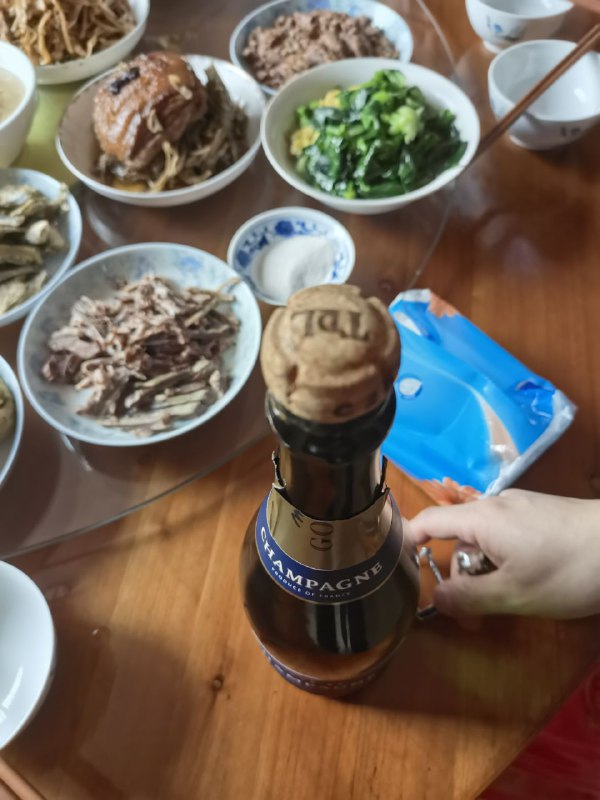 妈：坏了，猪！爸：没养猪妈：二楼那头！via LDLD 果冻妈：坏了，猪！爸：没养猪妈：二楼那头！via LDLD 果冻