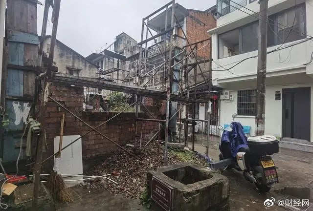 只有几个铁架子、半堵墙，价值270万！！！from 如何与沙雕相处只有几个铁架子、半堵墙，价值270万！！！from 如何与沙雕相处