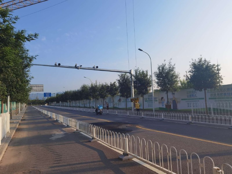 一次不寻常的外卖送货，讲真工地吊车师傅技术不错