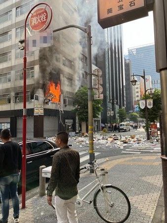 煤气泄露？点根烟压压惊东京一店长闻到煤气味后点了根烟 BV1mz4y1n7E5
