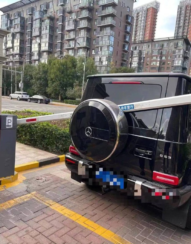 升降栏杆放早了from 奇趣百科💥升降栏杆放早了from 奇趣百科💥