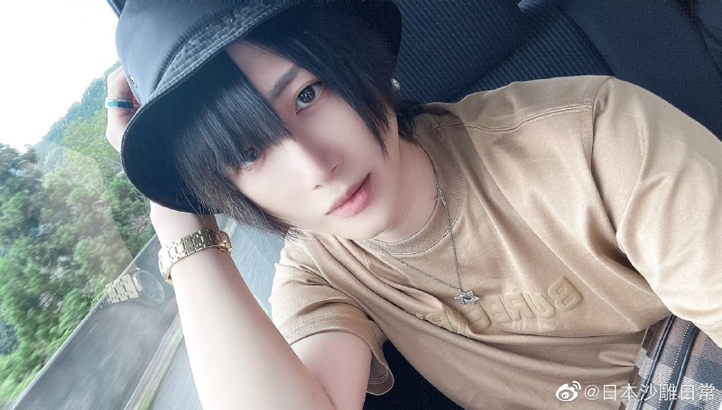 曾经说出名言“童贞都守不住的男人能守护个啥？”的19岁vs34岁，曾经的二次元童贞，如今的牛郎店社长