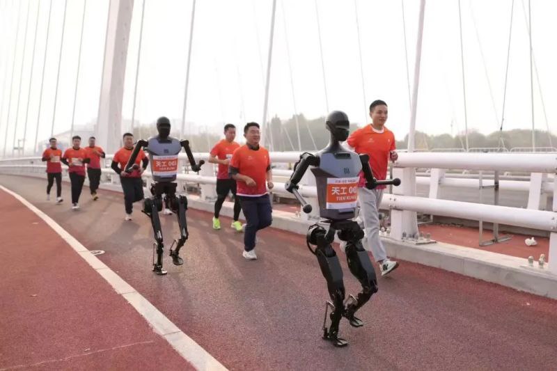 北京将举办首届人机马拉松北京亦庄将于 4 月举办世界首届人和机器人的半程马拉松比赛