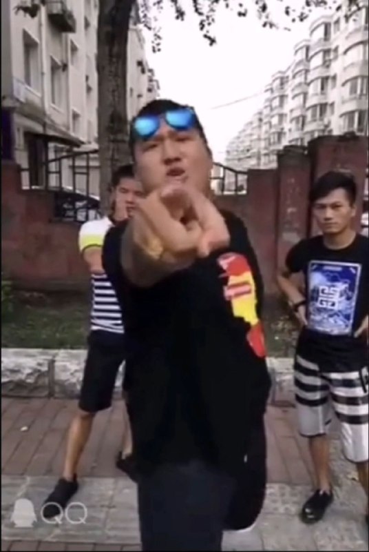 被虎哥指到的人虎年他妈的虎虎生威