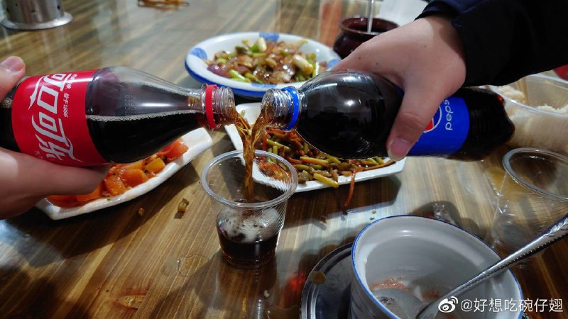 能不能好好喝饮料啊（）