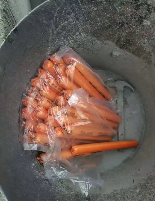这是我们工地发的端午节礼物，晚上回去烤了吃，美滋滋这是我们工地发的端午节礼物，晚上回去烤了吃，美滋滋