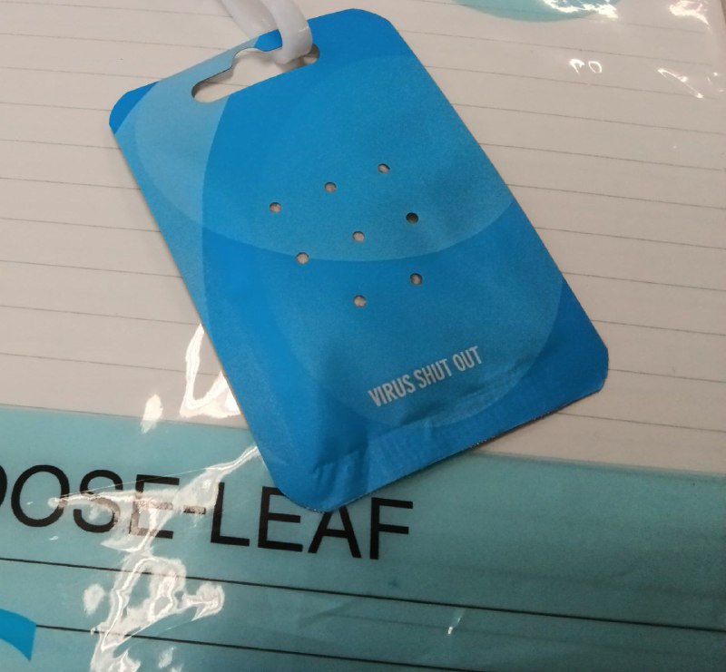 🌊新冠病毒保护卡评测戴上之后真的浑身都感觉到了安全，感觉三米之内都变成了无菌环境！而且设计也很好看，超级喜欢，加价200在黄牛手上收的，真的很值！🌊